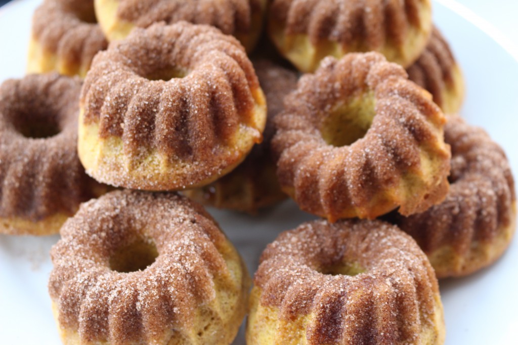 mini pumpkin spice cakes