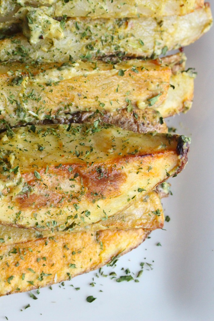 warm herbed potato salad recipe | the domesticated wolf