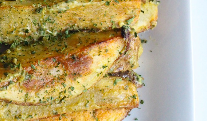 warm herbed potato salad | the domesticated wolf